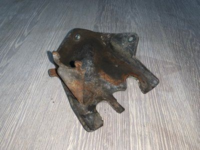 Кронштейн тросів куліси Mazda 3 BK, 1.6 бензин, 2003-2009 р., б.в. 03233232 фото