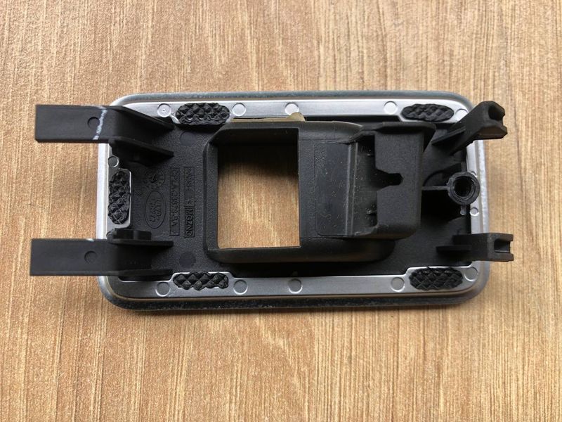 Накладка корпус кнопки стеклоподъемника LR036907, CPLA23878BA Range Rover Vogue L405, б.у. LR036907, CPLA23878BA фото
