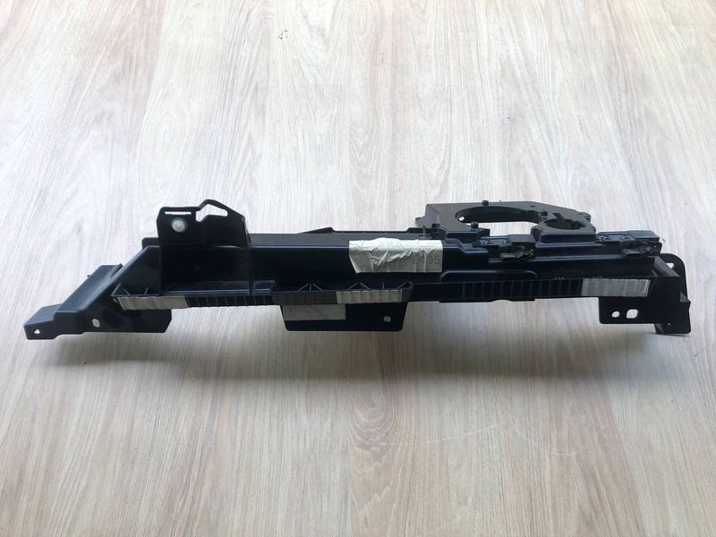 Карта пластик, багажне відділення, бічне оздоблення зліва LR037194, CK5245531AE Range Rover Vogue L405, б.в. LR037194, CK5245531AE фото