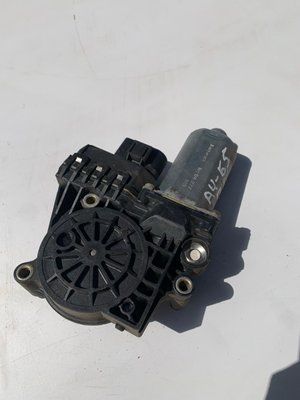 Моторчик передніх лівих дверей з блоком Audi A4 B5, 2000 р., 0130821787, б.в.  0130821787 фото