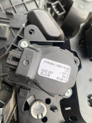 Привод заслонки печки Ford Focus MK3, 2011-2018 г., USA, VP3M5H19E616BB, б.у. VP3M5H19E616BB фото