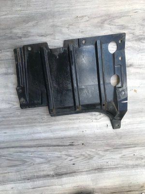 Захист двигуна передня ліва Mitsubishi Lancer 9 1.6 бензин 2008 рік, б.в. MR974002 MR974002 фото