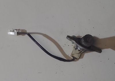 Личинка багажника Mazda 323, б.в. 1914980921 фото