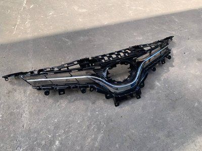 Решетка переднего бампера верхняя, решетка радиатора Toyota Camry V70 2017-2021 г., LE, USA,5310133410. 5310133410. фото