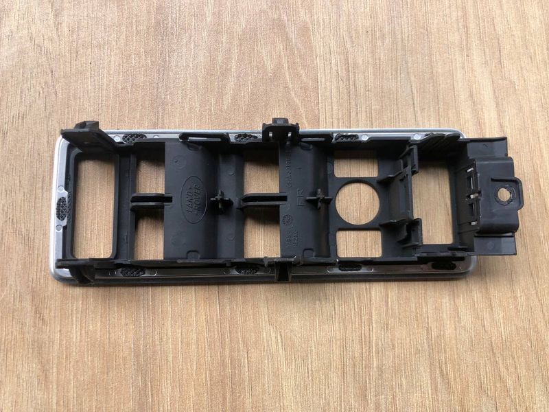 Декоративная накладка перед левая CPLA23878AEW Range Rover Vogue L405, б.у. CPLA23878AEW фото