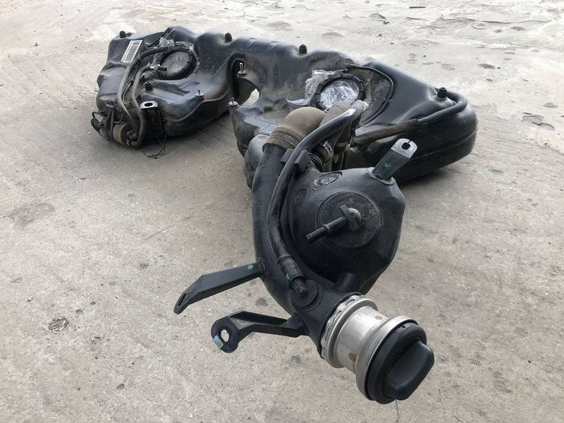 Топливный бак, бензиновый  Mercedes C-class w203, б.у 2034702301  2034702301 фото