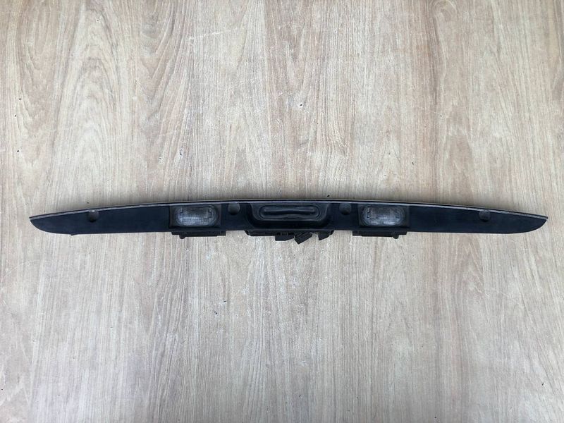Планка підсвітки номера в зборі Mercedes W169 A-class, б.в 1698200156 1698200156 фото