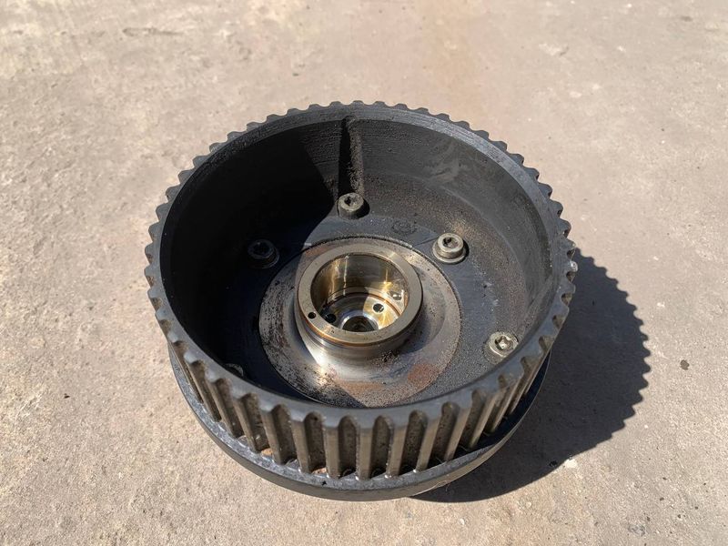 Шкив распредвала впускного правый Subaru Impreza 3, 2.0 бензин, 2007-2011 г., 13320AA001, б.у. 13320AA001 фото