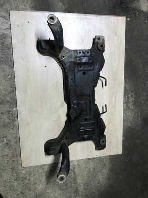 Підрамник передній Ford Focus MK2 1.6 бензин, 2008-2010 р, б. в. 1734687 1734687 фото