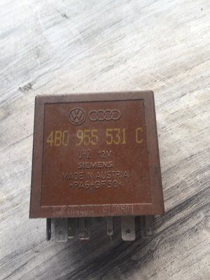 Реле дворника 4B0 955 531 C Skoda Octavia Tour Б.у. 4B0 955 531 C фото