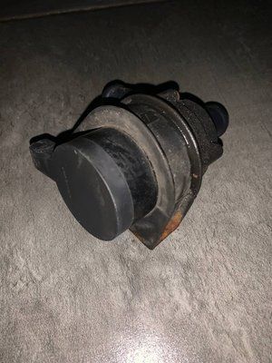 Водяна помпа охолодження Volkswagen Passat B6, 2.0 TFSI, 2005 р., 1K0965561J, б.в. 1K0965561J фото
