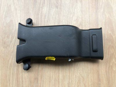 Патрубок воздуха левый под передним сиденьем LR035931, CPLA113B13AB Range Rover Vogue L405 б.у. LR035931, CPLA113B13AB фото