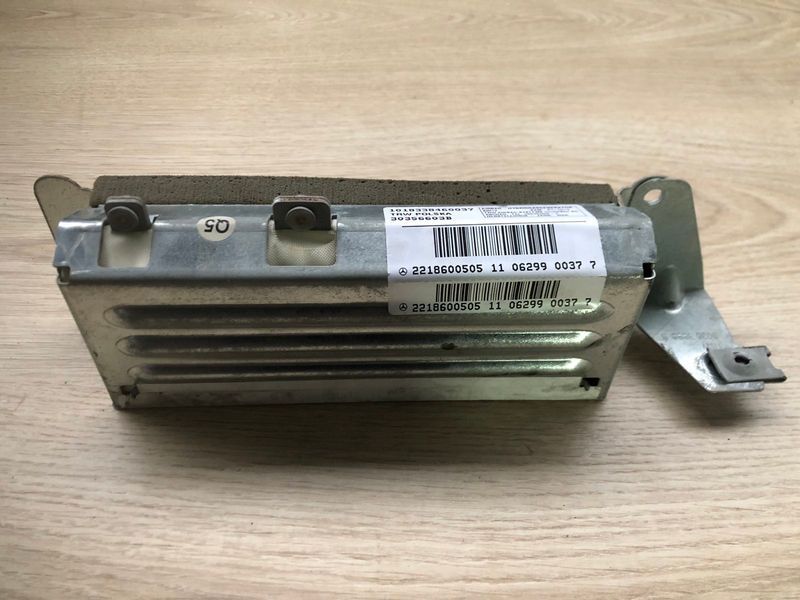 Подушка безпеки задня ліва Mercedes w221, S-клас. 2218600505 2218600505 фото