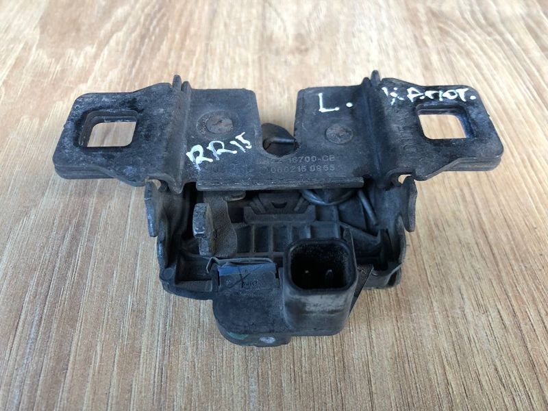 Замок капота з датчиком правий LR065340, 5H2216700CB Range Rover Vogue L405, б.в. LR065340, 5H2216700CB фото