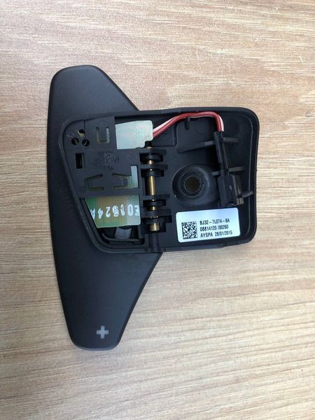 Переключатель подрулевой правый (бабочка) LR028874, BJ327L074BA Range Rover Vogue L405, б.у LR028874, BJ327L074BA фото