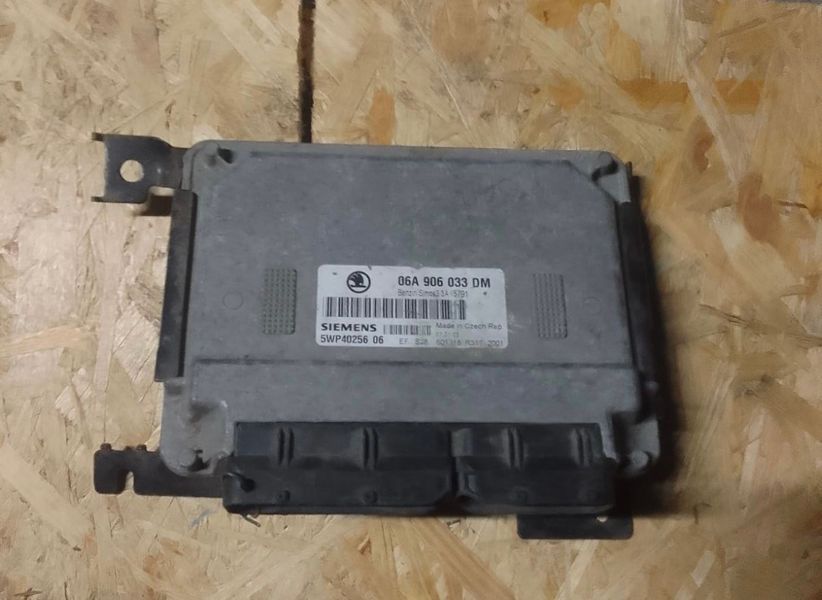 Блок керуванням двигуна Vag 06A906033DM, б.в. 06A906033DM фото