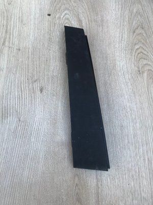 Накладка стойки задних правых дверей Volkswagen Jetta 2007 г., седан, 1K5839902D, б.у.  1K5839902D фото