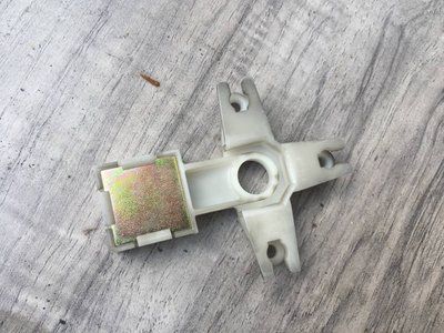 Балансир для блокування замка 3В0839833 Volkswagen B5, б.в. 3В0839833 фото