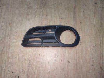 Решетка бампера левая Skoda Fabia 1, 6Y0853665F, б.у. 6Y0853665F фото