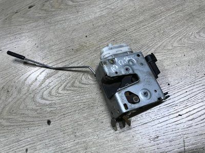 Замок передних правых дверей Audi A3, 1999 г., 8L1837016A, б.у.  8L1837016A фото