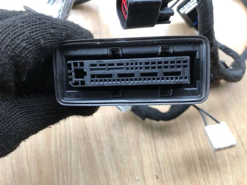 Электропроводка (коса) задней левой двери LR046802, DK5214633BE Range Rover Vogue L405 б.у. LR046802, DK5214633BE фото