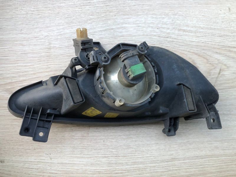 Фара протитуманна ліва Mercedes w221, S-клас. 2218200156 2218200156 фото