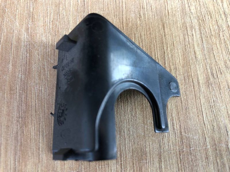 Отделка крышки багажника нижняя левая LR038143, CK5242907AA Range Rover Vogue L405, б.у. LR038143, CK5242907AA фото