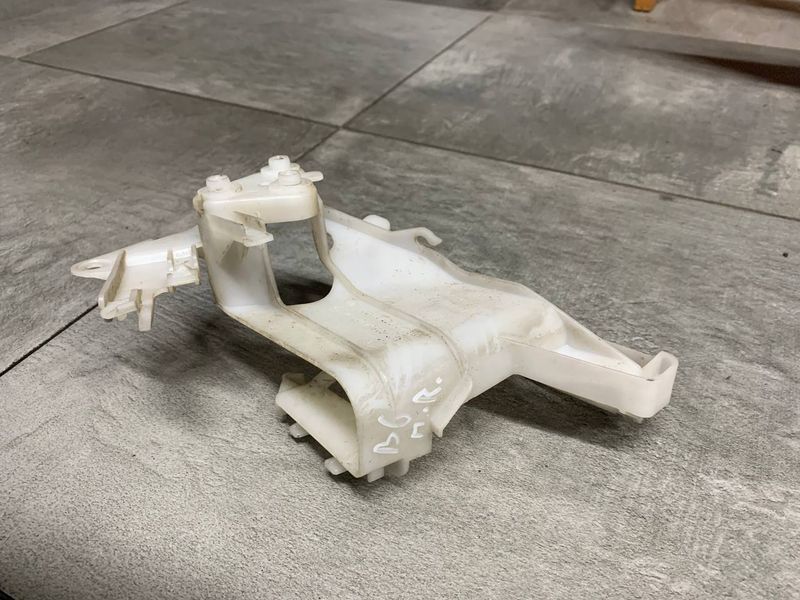 Захист замка передніх правих дверей Volkswagen Passat B6, 2005-2011 р., 3C0837868B, б.в. 3C0837868B фото