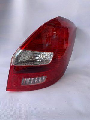 Задний правый стоп универсал 2007 Skoda Fabia 665-1914R-LD-UE фото
