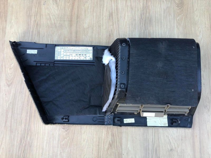 Обшивка багажника права, полиця багажника CK5245430, LR037166 Range Rover Vogue L405, б.в. CK5245430, LR037166 фото