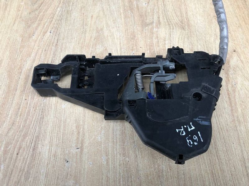 Внутренний механизм передней правой ручки Mercedes W169 A-class, б.у 1697600234  1697600234 фото
